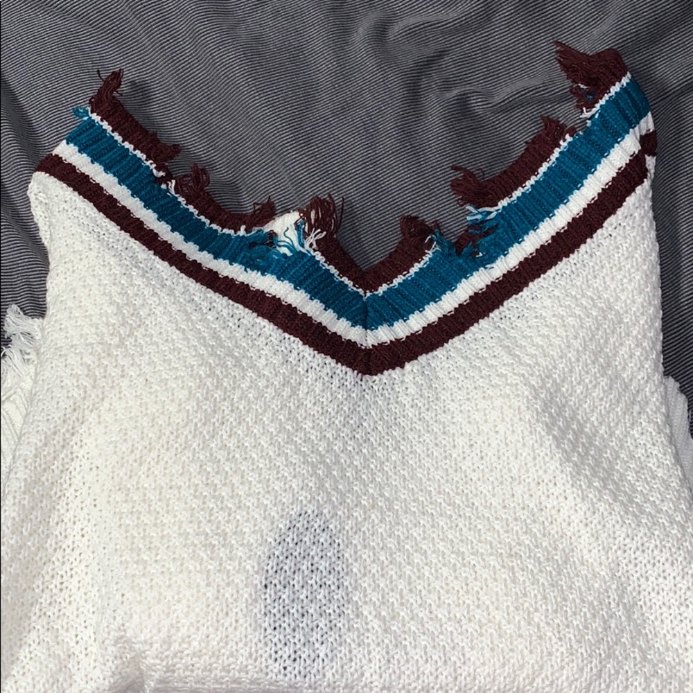 Sweater - Picture 4 of 5